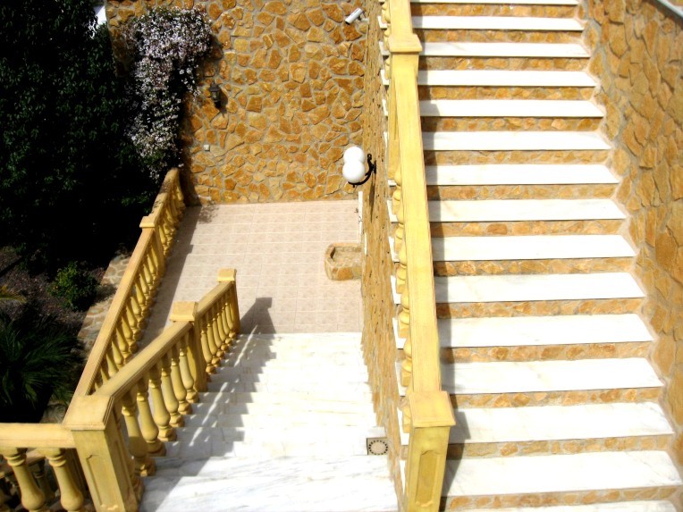 Terrazas, senderos y escaleras : 959 m²